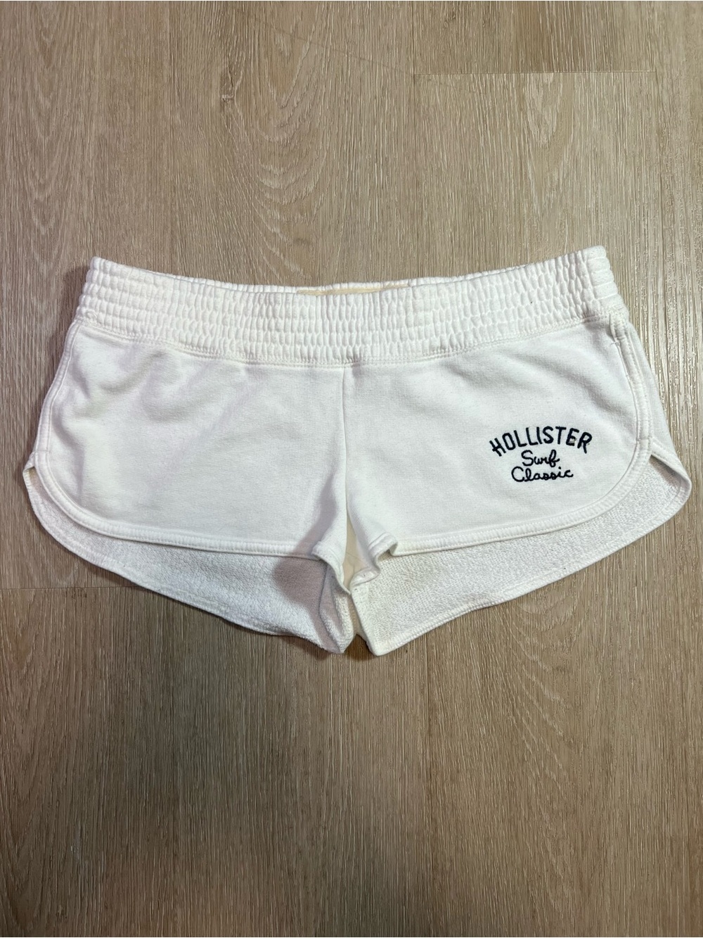 Y2K Retro Hollister Women's Small White Terry Cloth Surf Chic Booty Shorts